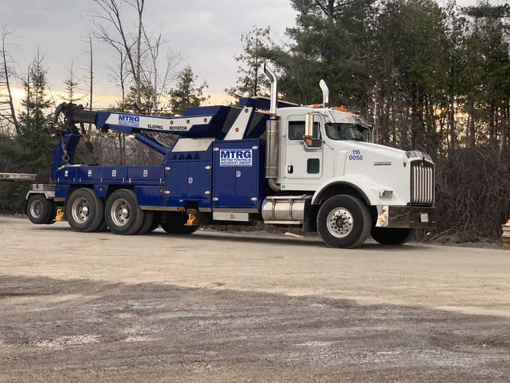 MTRG heavy recovery truck with a sliding rotator